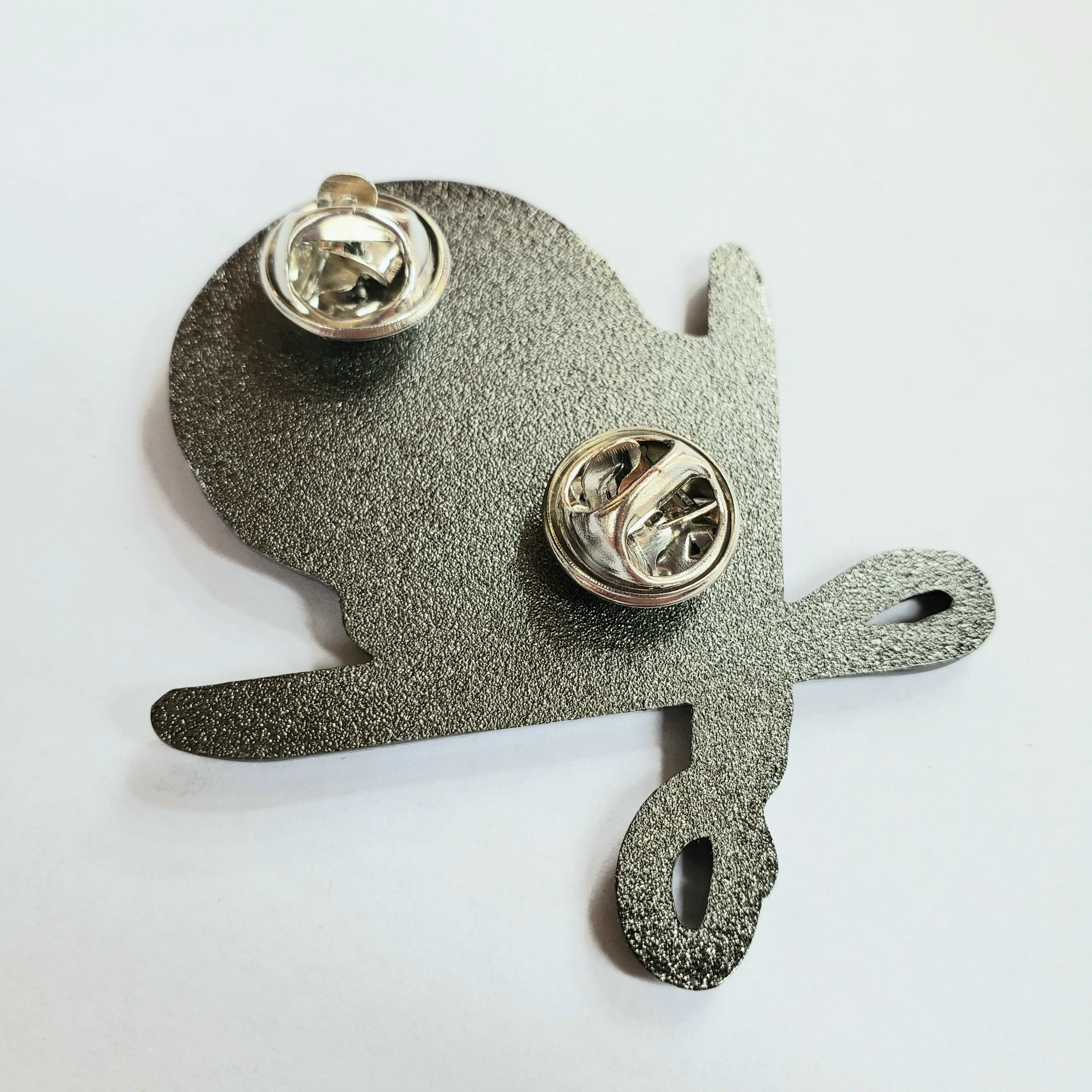 Abernathy's Gunmetal Skull and Scissors Enamel Pin - Image 3