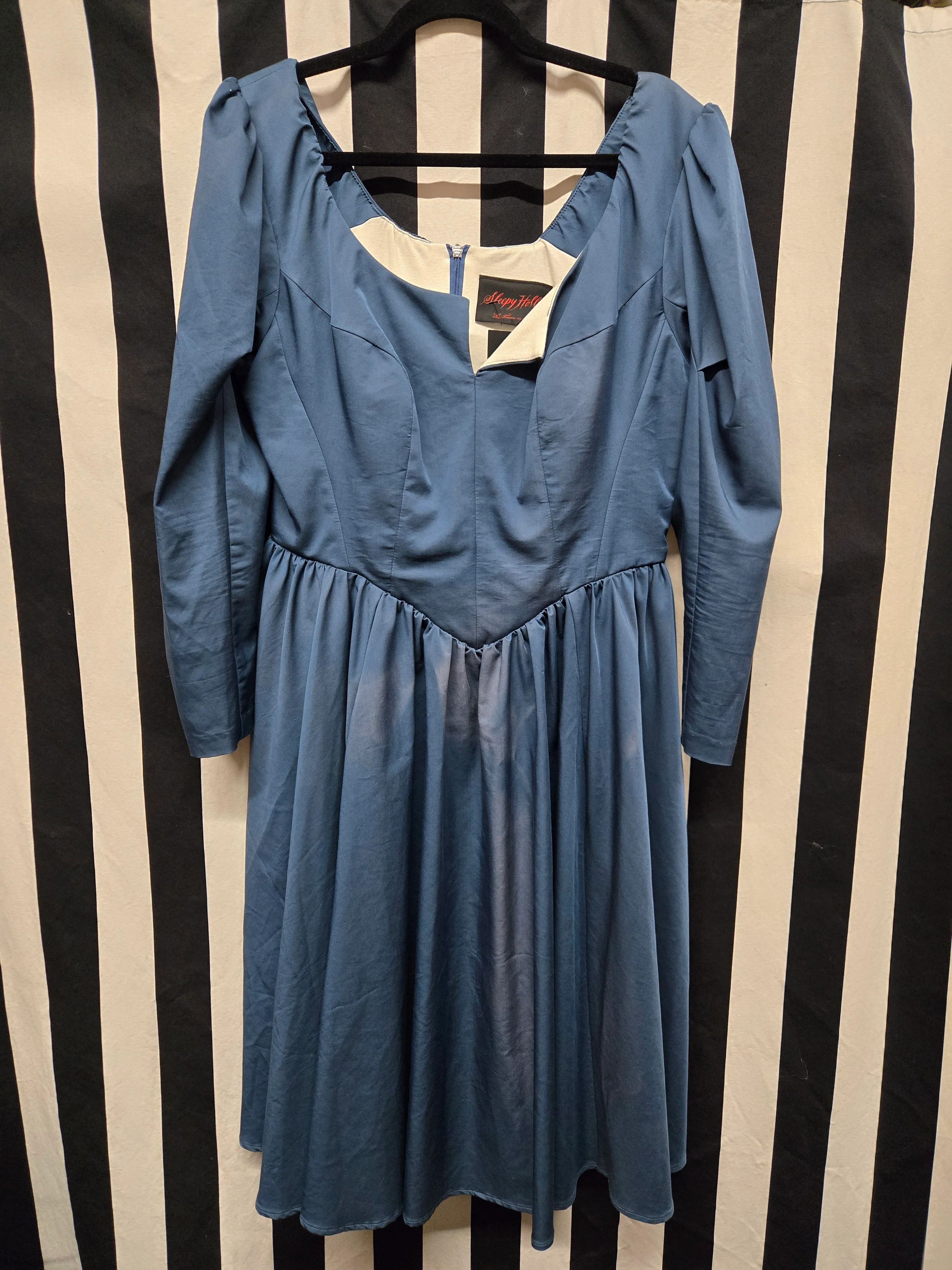 Gently Used La Femme Noir Dress Sleepy Hollow - Image 3