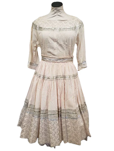 Vintage 1960's Pink and Silver Patio Dress Set - Image 3