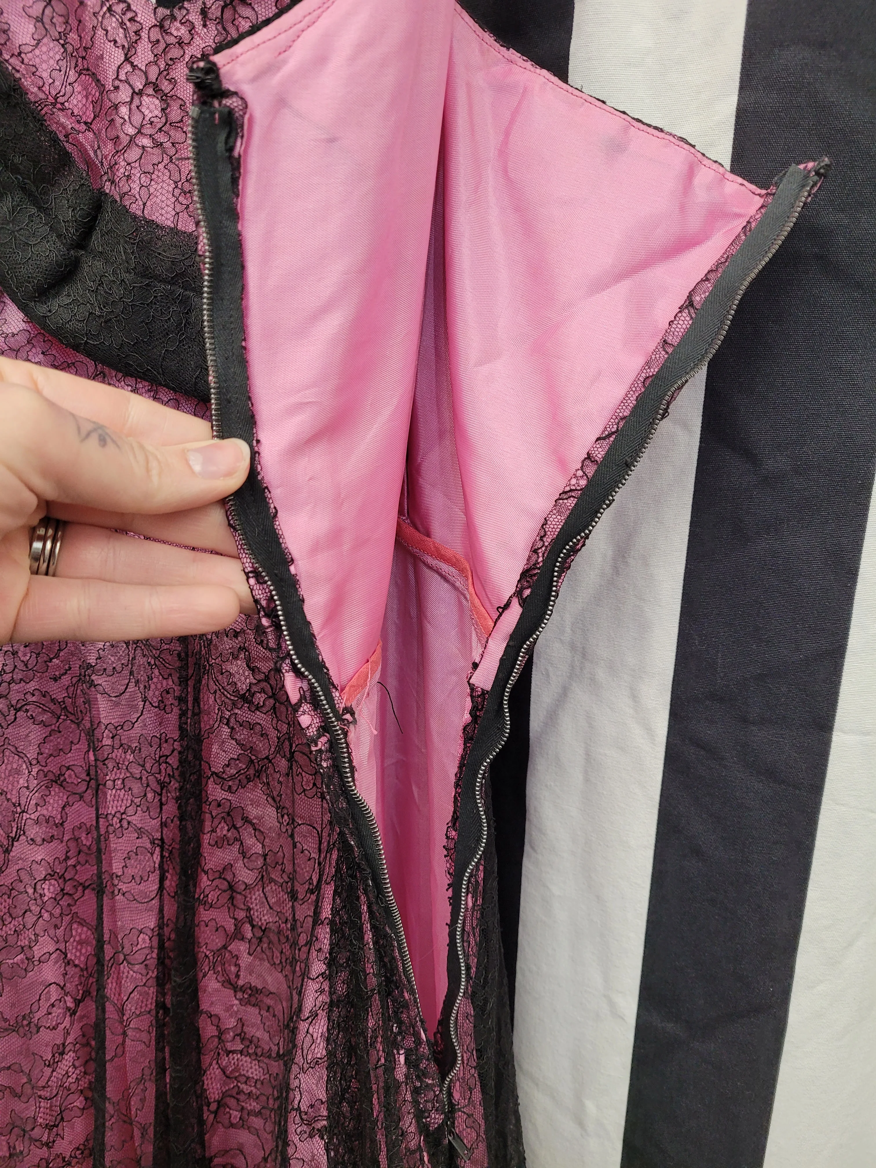 Vintage 1950's Black & Lace Prom Dress - Image 9