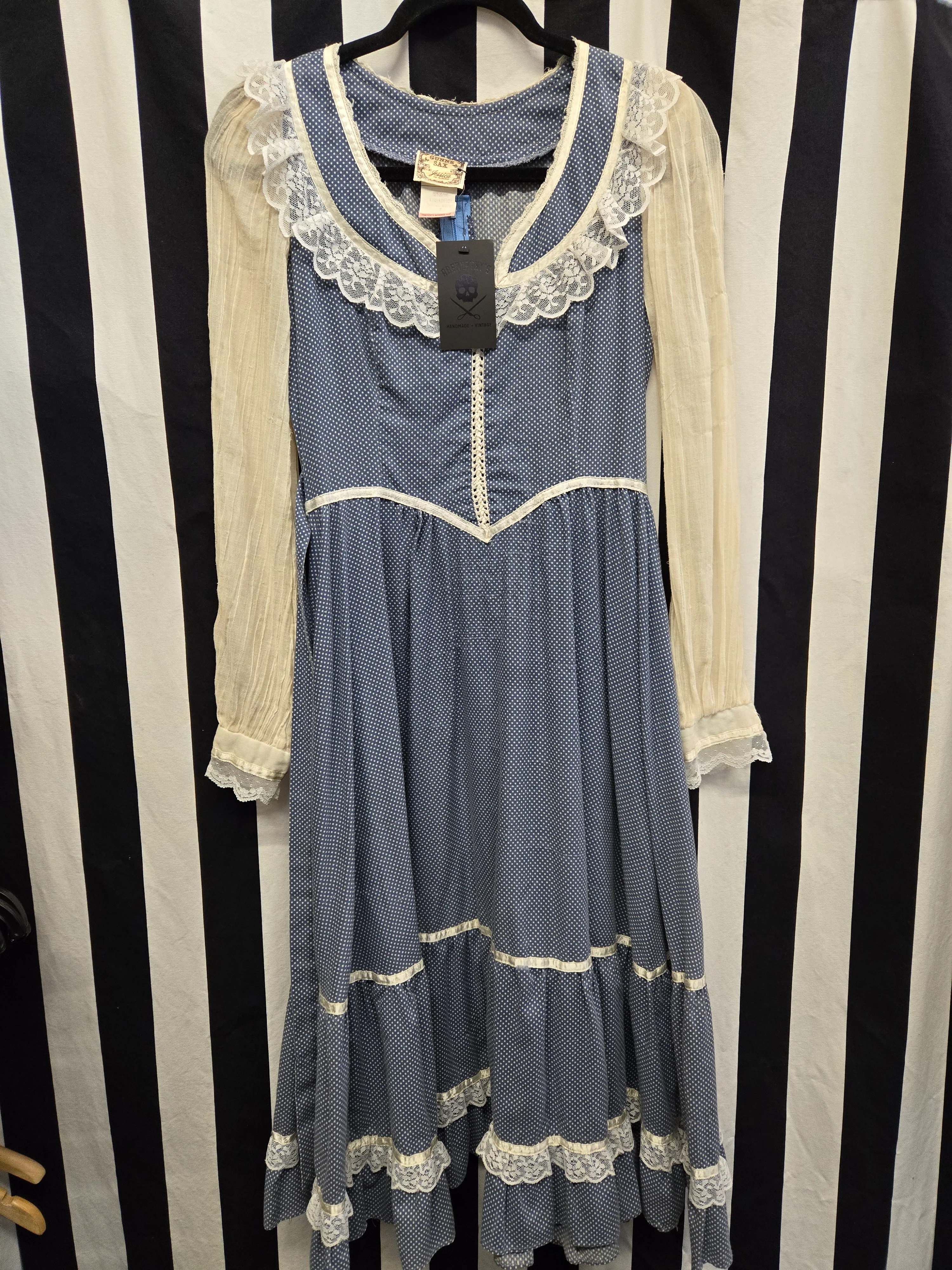Vintage 1970s Gunne Sax Blue and White dress - Image 3