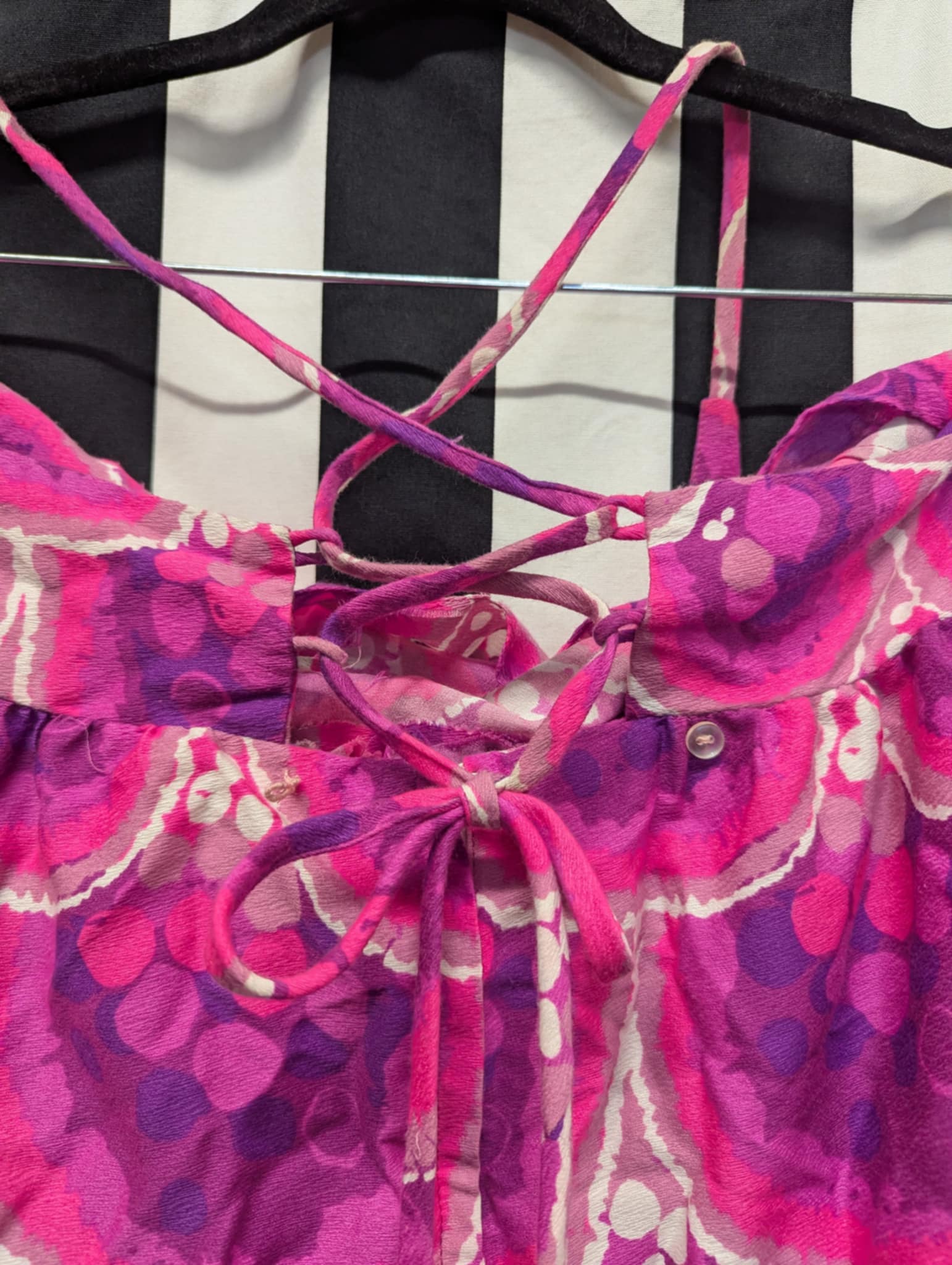 Vintage 70s Purple and Pink Scallop Pattern Criss Cross Back Halter Dress - Image 7