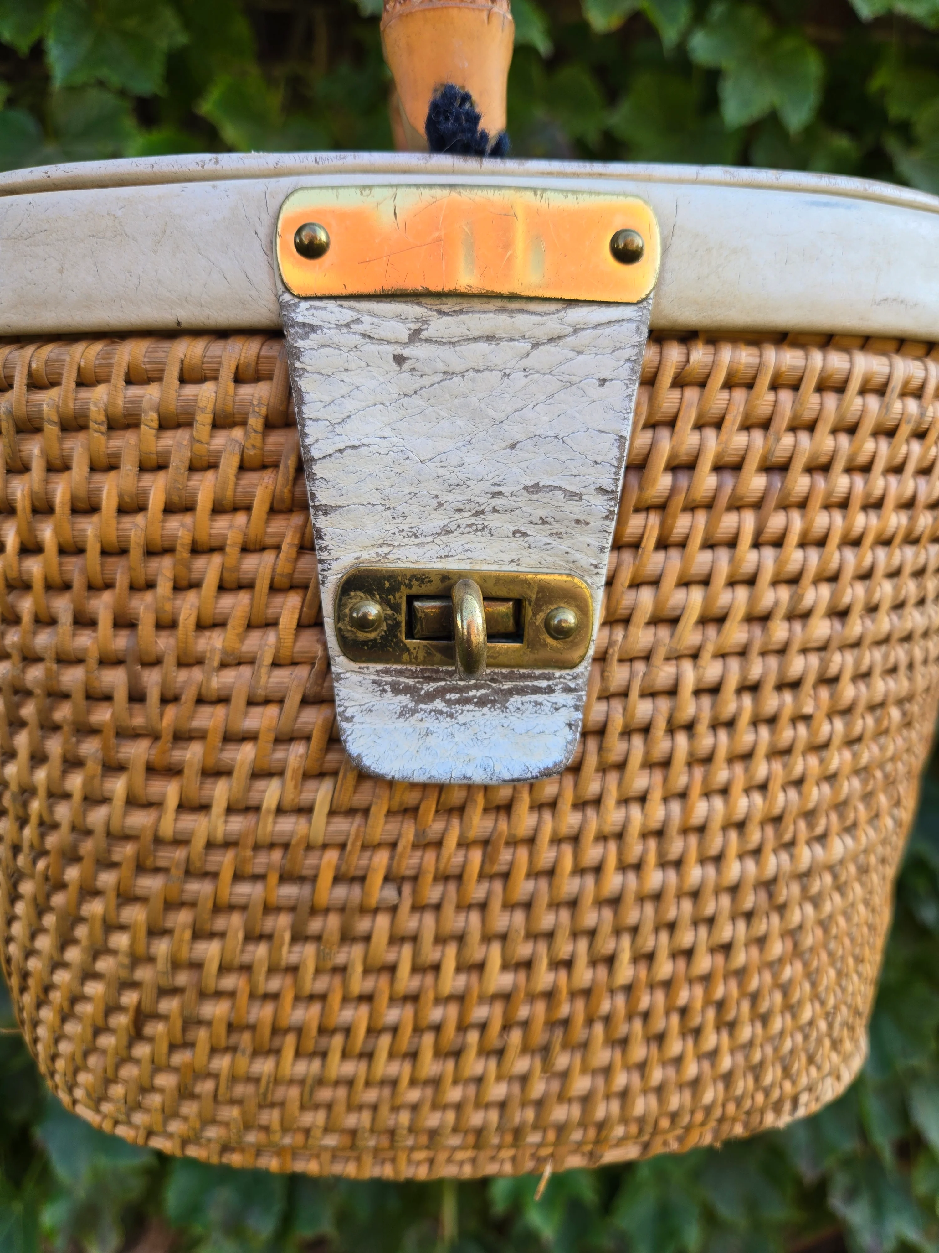 Vintage Wicker Bucket Bag - Image 3